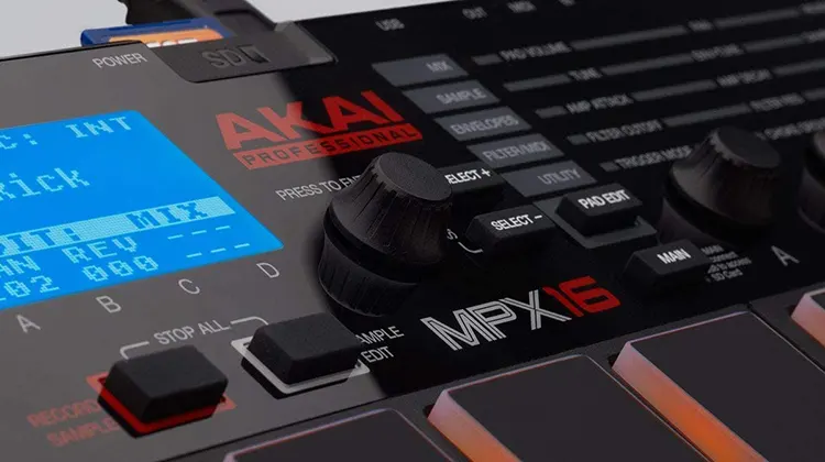 AKAI MPX 16