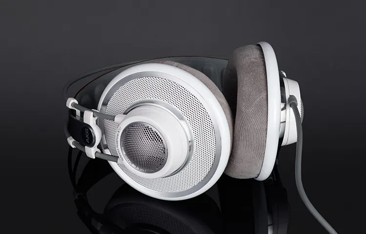 AKG K701