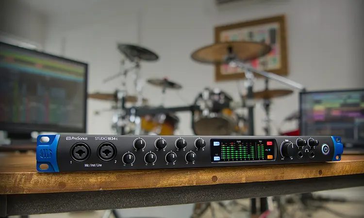 studio_1824c-MEDIABAR