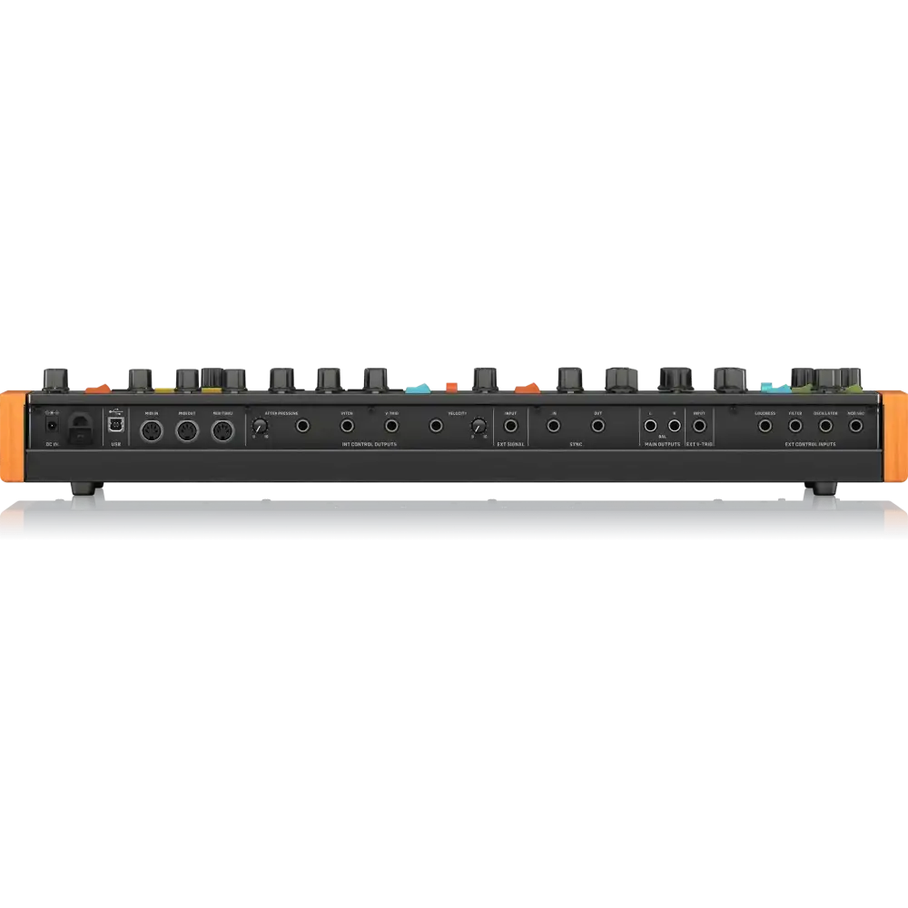 Behringer POLY D Analog Synthesizer