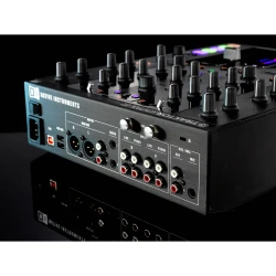 Native Instruments Traktor Z2 DJ Mixer - Thumbnail