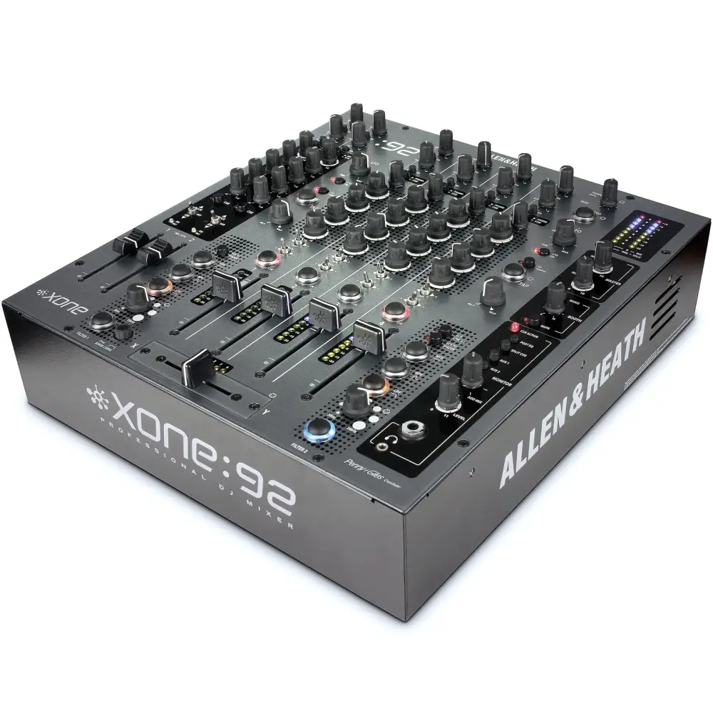 Pioneer DJ CDJ-3000 ve XONE 92 DJ Setup